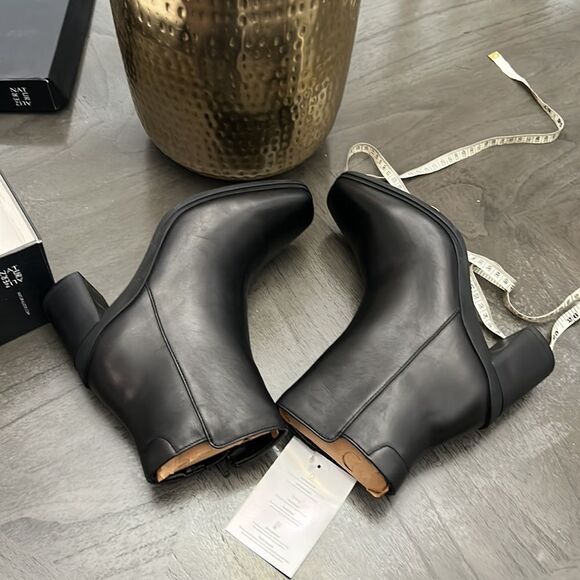 Naturalizer Avery Waterproof Bootie (WIDE) - Picture 7 of 12